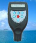 CM-8825涂層測(cè)厚儀應(yīng)用：用磁性傳感器測(cè)量鋼、鐵等鐵磁質(zhì)金屬基體上的非鐵磁性涂層、鍍層，用渦流傳感器測(cè)量銅、鋁、鋅、錫等基體上的琺瑯、橡膠、油漆、塑料層等。廣泛用于制造業(yè)、金屬加工業(yè)、化工業(yè)、商檢等檢測(cè)領(lǐng)域.有五鍵和七鍵可供選擇.

