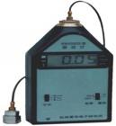 AWA5933 型振動(dòng)儀,應(yīng)用于各種機(jī)器振動(dòng)測(cè)量。傳感器：壓電加速度計(jì)，電荷靈敏度約 3pC/m.s2；頻率范圍：10Hz～5000Hz；重量：約20g.頻率范圍：10Hz～1000Hz.測(cè)量范圍：振動(dòng)加速度a: 0.01～199.9 m/s2,振動(dòng)烈度Sev:0.01～199.9 mm/s,振幅s: 0.1～1999 μm.顯示器：3? 位 LCD
