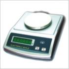 YP10002電子天平,具備多種計(jì)量單位轉(zhuǎn)換，記數(shù)功能及動(dòng)物稱重功能。交直流兩用，便于攜帶和野外操作?？裳b置RS232C 輸出接口。稱量范圍:0-1000g.可讀性:10mg.稱盤尺寸:ф130mm.電源:交直流電兩用
