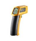 FLUKE62 紅外線測溫儀，測量溫度為-30～500℃(-20至932°F)。D:S=12:1標準焦距 。光譜響應(yīng)8μm至14μm ，重復(fù)性:±0.5或≤1℃。顯示分辨率:0.1℃，精度：±1% 或±1℃



