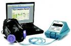 使用PortaCount+口罩安全性測試儀可以輕松地測試您的氣體面具、SCBA、口罩、肺結(jié)核防護(hù)面具、防塵面具等等.PortaCount+ 口罩安全性測試儀以快速與簡單操作為設(shè)計(jì)理念，專門測量各種規(guī)格的呼吸防護(hù)口罩內(nèi)、外氣溶膠微粒濃度及其比例，顯示口罩之密合度數(shù)值。