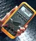 Fluke 787 過程多用表 精密的 1000V, 440 mA 數(shù)字多用表,將數(shù)字多用表和回路校準器二合一的工具,LCD 顯示屏；4,000 字,輸出直流電流/回路校準器,20 mA 電流輸出/模擬, 0.1% 直流電壓準確度  0.05% 直流電流準確度