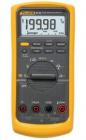Fluke 87 V 數(shù)字多用表 能夠精確測量調(diào)速馬達驅(qū)動和其它電噪聲設備的電壓和頻率, 內(nèi)置溫度計,精確測量非線性信號的真有效值交流電壓和電流,0.05 % 的直流精度,4-1/2 位的精確測量模式
