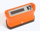 Elcometer 407 統(tǒng)計(jì)型光澤度儀有20°，60°和85°三種角度測量。使用內(nèi)置式記憶儲存讀數(shù).通過向被測物體發(fā)射一定角度的持續(xù)光線束，監(jiān)測反射的光線來測量光澤度。不同的表面需要不同的反射角度. 

