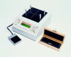 Elcometer 400 Novo-CurveTM 曲面光澤度儀測量面積約為標(biāo)準(zhǔn)光澤度儀所測面積的3％（2mm x 2mm)。該儀器可對最多199個讀數(shù)進(jìn)行存儲和計(jì)算平均值，因此它可以對大面積樣本求平均值。只要抽樣多數(shù)適合，是可以通過統(tǒng)計(jì)分析得到更具代表性的結(jié)果的。