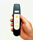 Elcometer 214紅外線數(shù)字溫度計 紅外線技術能快速、無接觸測量溫度，可避免污染材料表面。 點狀系數(shù)比為3：1。測量溫度范圍:-18~315℃（0~600℉）
 


