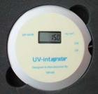  UV-int150+耐高溫UV能量計(jì)是一種高質(zhì)量的UV能量測(cè)量?jī)x。測(cè)試范圍：0-5000mw/cm2，顯示 6個(gè)字?jǐn)?shù)值：0-999999mj/cm2（耐高溫顯示器保護(hù)處理）光譜測(cè)量范圍 250-410nm MAX:365nm  受熱最高溫度 85度

