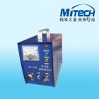 詳細(xì)信息
CDX-5便攜式多功能磁粉探傷機(jī)為本公司吸收國內(nèi)外磁粉探傷機(jī)的優(yōu)點(diǎn)，選用新材料、采用新工藝；制造的改進(jìn)型全電子控制的新型磁粉探傷儀,具有功能齊全、探傷速度快、檢測靈敏度高、操作簡便、故障率低、維修方便等優(yōu)點(diǎn)；儀器采用外加磁場磁化法，具有電流調(diào)節(jié)和退磁功能，體積小，重量輕，方便攜帶; 高集成化電路使一臺設(shè)備兼?zhèn)湓瓗追N設(shè)備的全部功能；可配備A.D.E.O四種探頭,該儀器輸出電流大小可調(diào),可適應(yīng)不同靈敏度要求, 交流磁化斷電相位控制，超負(fù)荷保護(hù)，并具有退磁等功能。
