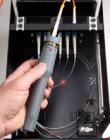 VFF5型光纖故障可視探查器，是一種用于定位光纖斷裂和錯接的激光光源。它可用于局域網(wǎng)、光數(shù)據(jù)鏈路和環(huán)路、電話、轉接板和其他線路，以及那些以光纖代替銅纜后要求進行安全確認的場合