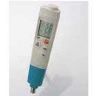 產(chǎn)品介紹：

testo 206-pH3帶有pH3 BNC接口，可連接所有類型的pH探頭。 如果連接的探頭內(nèi)置溫度傳感器，可以直接分析溫度值。如果探頭不帶溫度傳感器，則可由手動調(diào)節(jié)溫度?？勺詣幼R別全量程。讀數(shù)穩(wěn)定。配備保護軟套，特別適用于戶外測量，以及惡劣工業(yè)條件下的測量。

