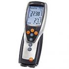 產(chǎn)品介紹：
testo 735-1專業(yè)型溫度儀，精密、堅固，帶有一個連接Pt100探頭的插口和2個連接熱電偶探頭的插口，三個探頭讀數(shù)均在testo 735儀器上清晰顯示。一臺儀器能收集最多3個通道的數(shù)據(jù)。選配高精度的Pt100插入式探頭時，系統(tǒng)精度高達0.05℃,分辨率0.001℃，非常適合作為標(biāo)準(zhǔn)級儀器。 
可通過紅外打印機現(xiàn)場打印。（選配）內(nèi)置循環(huán)打印功能，如可設(shè)定每分鐘打印一次。
